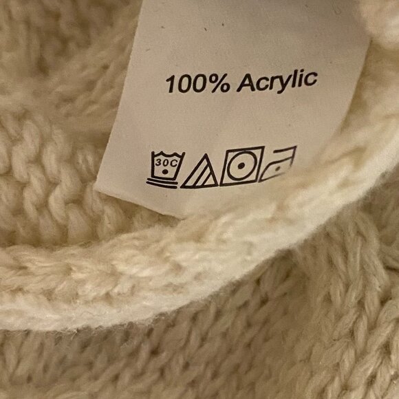 Cropped Cable Knit Turtleneck - Picture 6 of 7